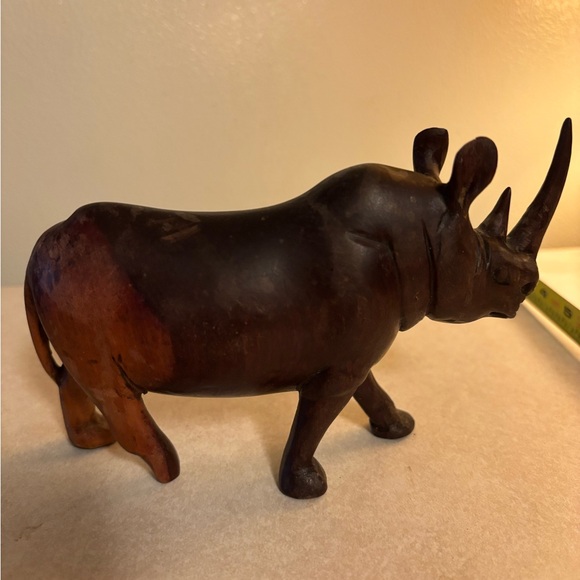 Handcarved safari animals Giraffe and Rhinoceros set of 2 - Picture 10 of 15